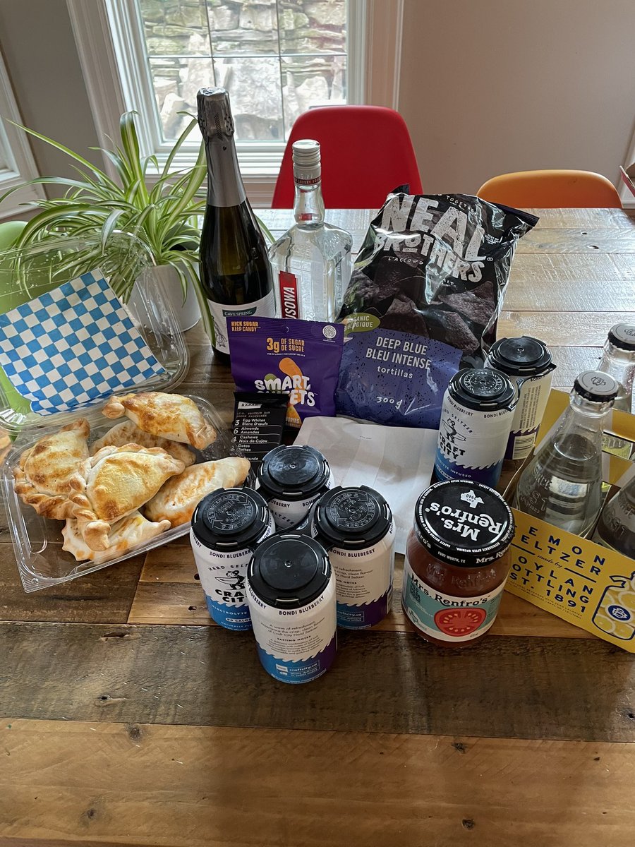 ericajbaron's tweet photo. And gift received! One of the deliveries was still warm and being enjoyed for lunch. 🌶 Looking forward to enjoying the rest. #LawSummerSanta2022 https://t.co/gILHcxaKWU