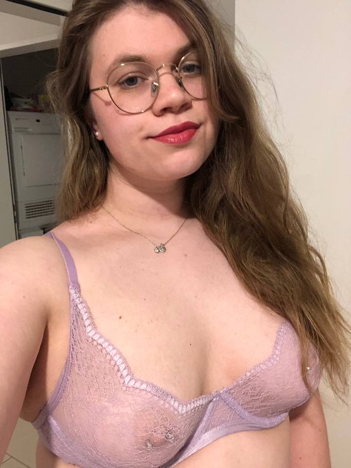 Ich w&uuml;nsche euch einen wundervollen Dienstag, genie&szlig;t das Wetter heute! 😘 https://t.co/9HrpldYldz<a href="/tag/grlpwr"class="tags"><span>#grlpwr</span></a>