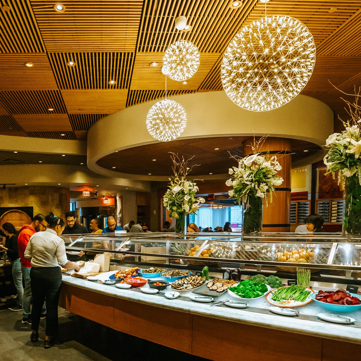 CourtyardCopley's tweet photo. Have you experienced @Fogo de Chão Boston? With a seasonal spread inspired by the kitchen tables on the farms of Southern Brazil; a centuries-old grilling tradition of churrasco, then carved table-side; &amp; Brazilian-inspired cocktails, you're sure to get your fill. https://t.co/CW9OPT1hS5