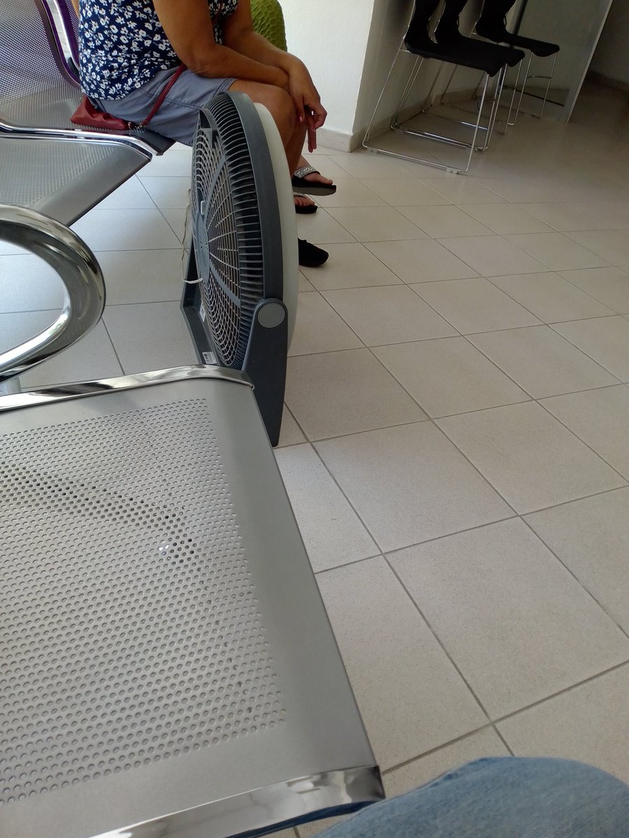 7612_tyson's tweet photo. @GAMEZMARIO @MtyFollow @Cicmty según la nueva administración de Monterrey te obligan traer a dos testigos para cualquier hoja o comprobante pero la nueva administración no es para poner clima en las instalaciones SI NO HAY AGUA MENOS CLIMA (COLOSIO) https://t.co/ss6tZCcATF