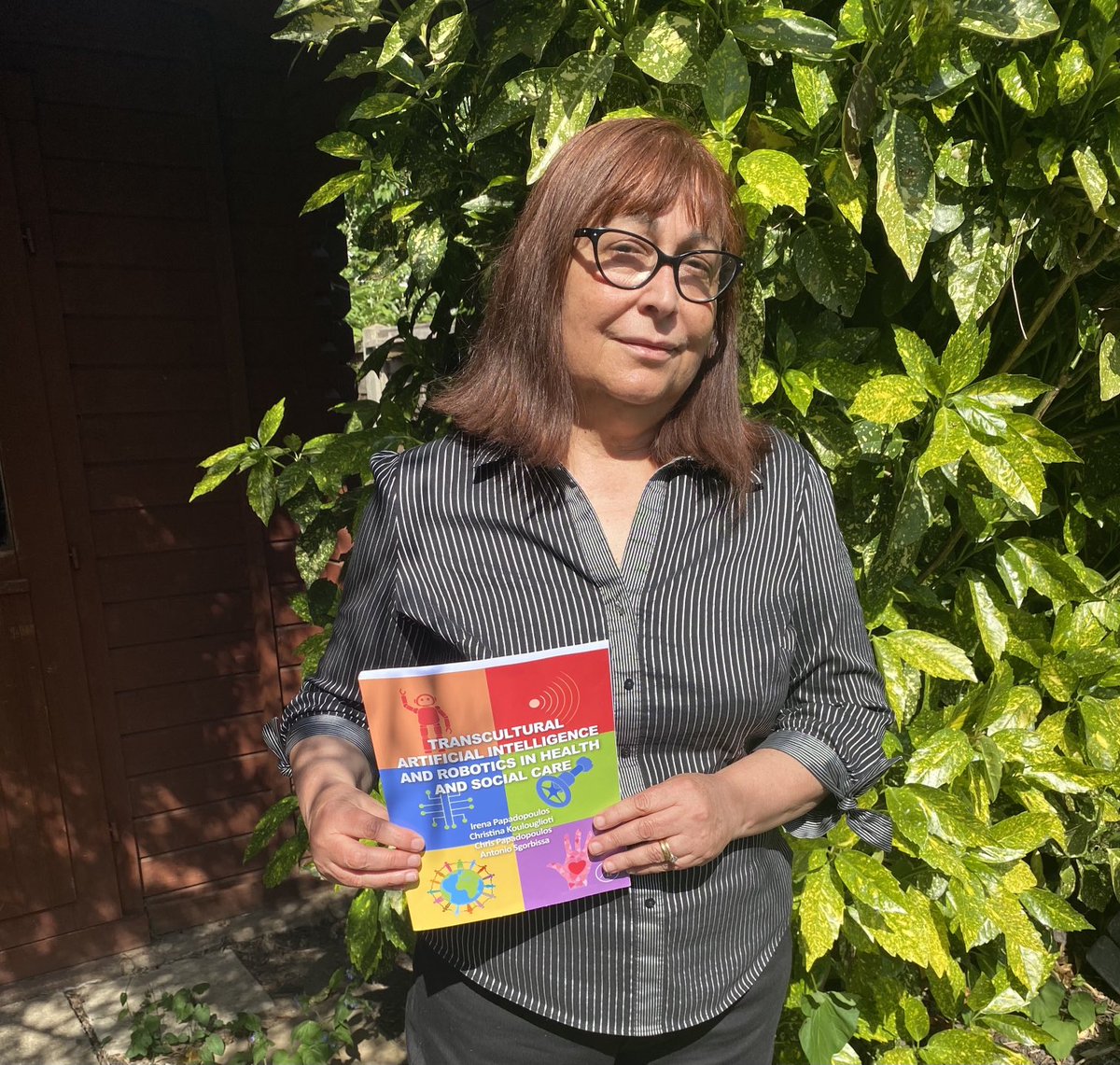 rena papadopoulos tweet media