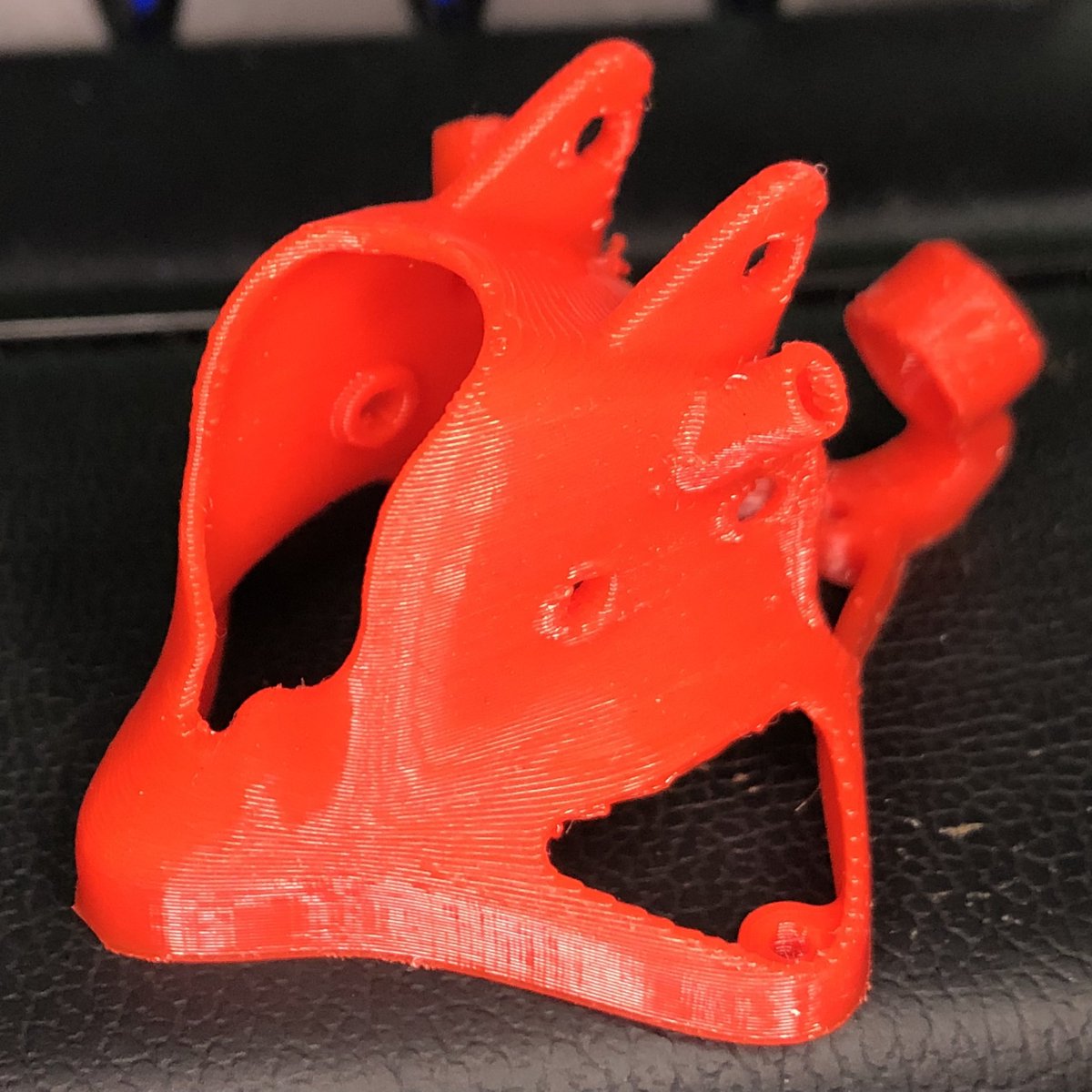 HS_Glide_Path's tweet image. サンステラさんの所で買ったフィラメント福袋に入ってた、#PolyFlex TPU95
TPUなのに薄壁やオーバーハング部など、すごく綺麗に出る、これでも0.2mm積層の割と普通の設定
引き戻しも2.3mm迄増やしたら糸引もほぼ皆無d(ŐдŐ๑)
ヘッド210℃
ベッド60℃
冷却30%
速度30mm/s
@sunstella_3d