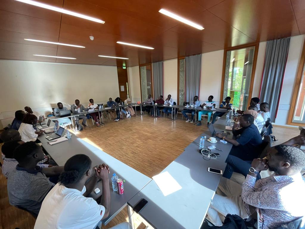 PurEurope's tweet photo. Cette rencontre était aussi l'occasion de préparer la campagne des élections législatives 2022 et de poser les bases de l'Université de la Re-Création dont la première édition se profile.
Pour ne rien rater de l'actualité de la FENOC, suivez nos plates-formes digitales. https://t.co/6uKDqxsh42