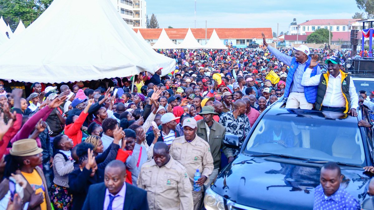 WilliamsRuto's tweet photo. We salute Hon. @HonMoses_Kuria for his unqualified energy and drive to enhance access to quality education in Gatundu South through the National Government Constituencies Development Fund  (NG-CDF). https://t.co/l2vxUqenCh
