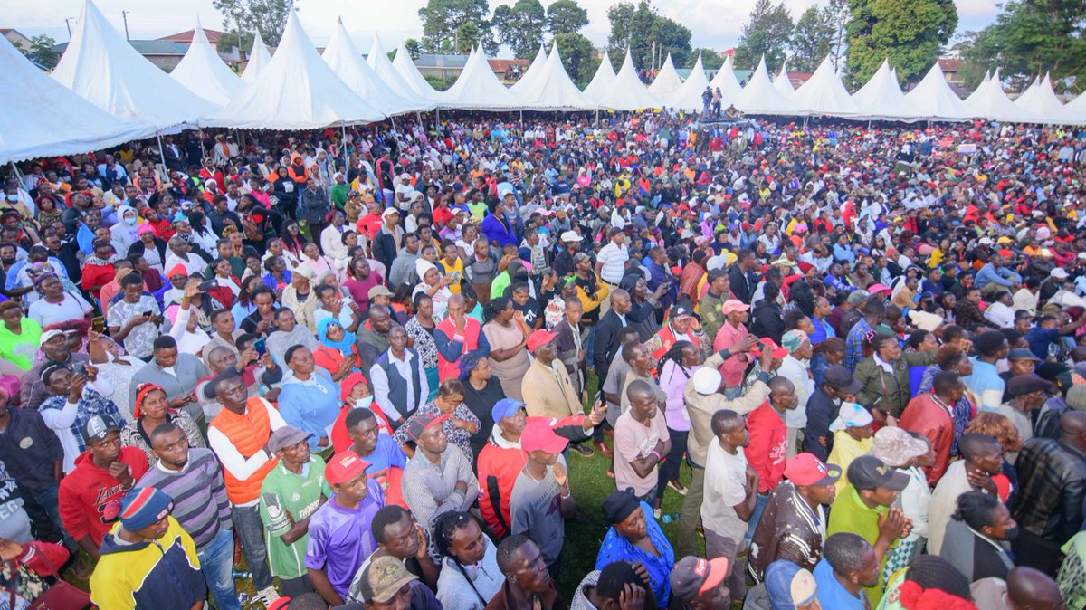 WilliamsRuto's tweet photo. We salute Hon. @HonMoses_Kuria for his unqualified energy and drive to enhance access to quality education in Gatundu South through the National Government Constituencies Development Fund  (NG-CDF). https://t.co/l2vxUqenCh