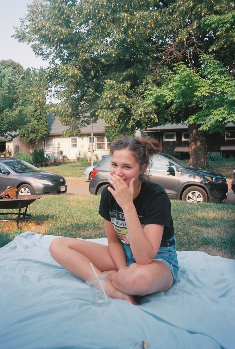 PhotographyPoff's tweet photo. Summer picnics ❤️ #35mmfilm https://t.co/8tdIPb2SmD
