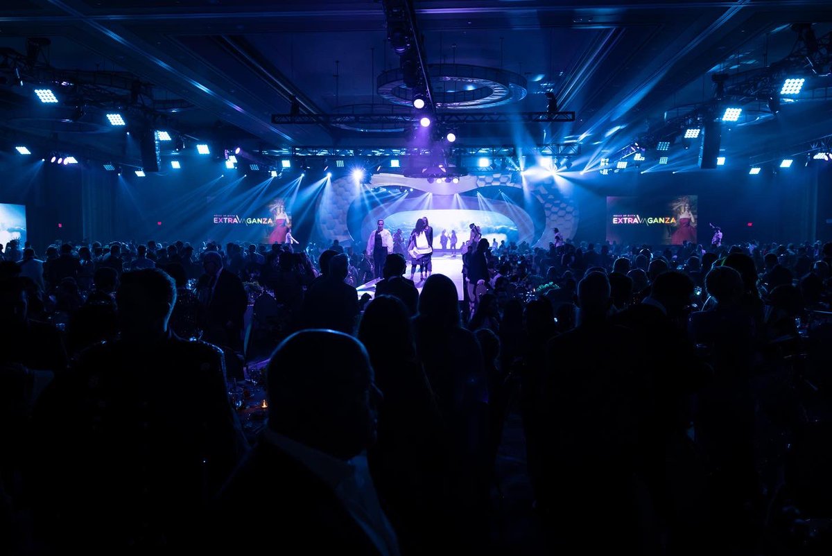 planetdallas's tweet photo. 2 years in the making! House of DIFFA Extravaganza was legendary!
📸: @TGarzaPhotog 🤘
•
•
•
#planetproductionsdallas #diffa2022 #houseofdiffa #extravaganza #lighting #audio #video https://t.co/Y47NyOxdOu