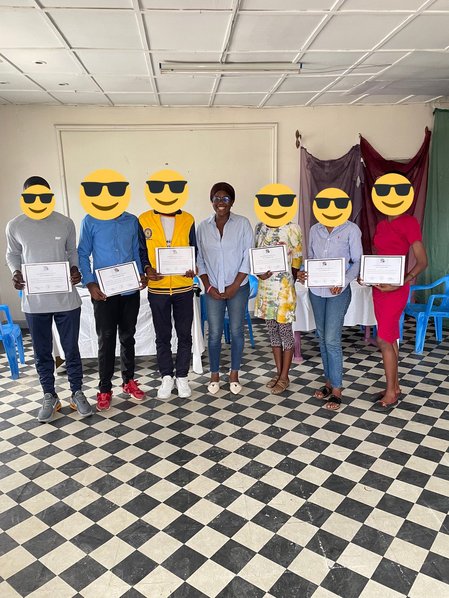 Arielle_Bell_'s tweet photo. Une autre vague de personnes formées par @eco_snail 🤗 à Douala La dernière session étant un succès @eco_snail se rendra dans la ville de Ydé pour aussi faire profiter à ses habitants une formation en héliciculture(avec attestations)
Pour plus d’info 👉🏾 https://t.co/eOAwIfwW2Z https://t.co/Ma9Gh1CIWi
