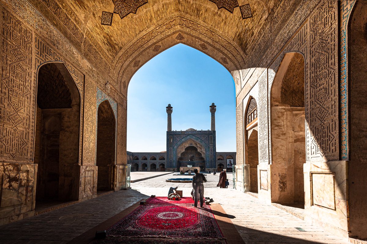 SuleymanTutus_'s tweet photo. @rezazare__ Take a look at the mystical world of the East.  
I would love for you to see my Iranian Dream collection.

8 pieces
1/1
0.15 ETH

#NFTCommunity 
#nftphotography 
#OGCollective

https://t.co/uAagcgaJRC https://t.co/hcveki7srz