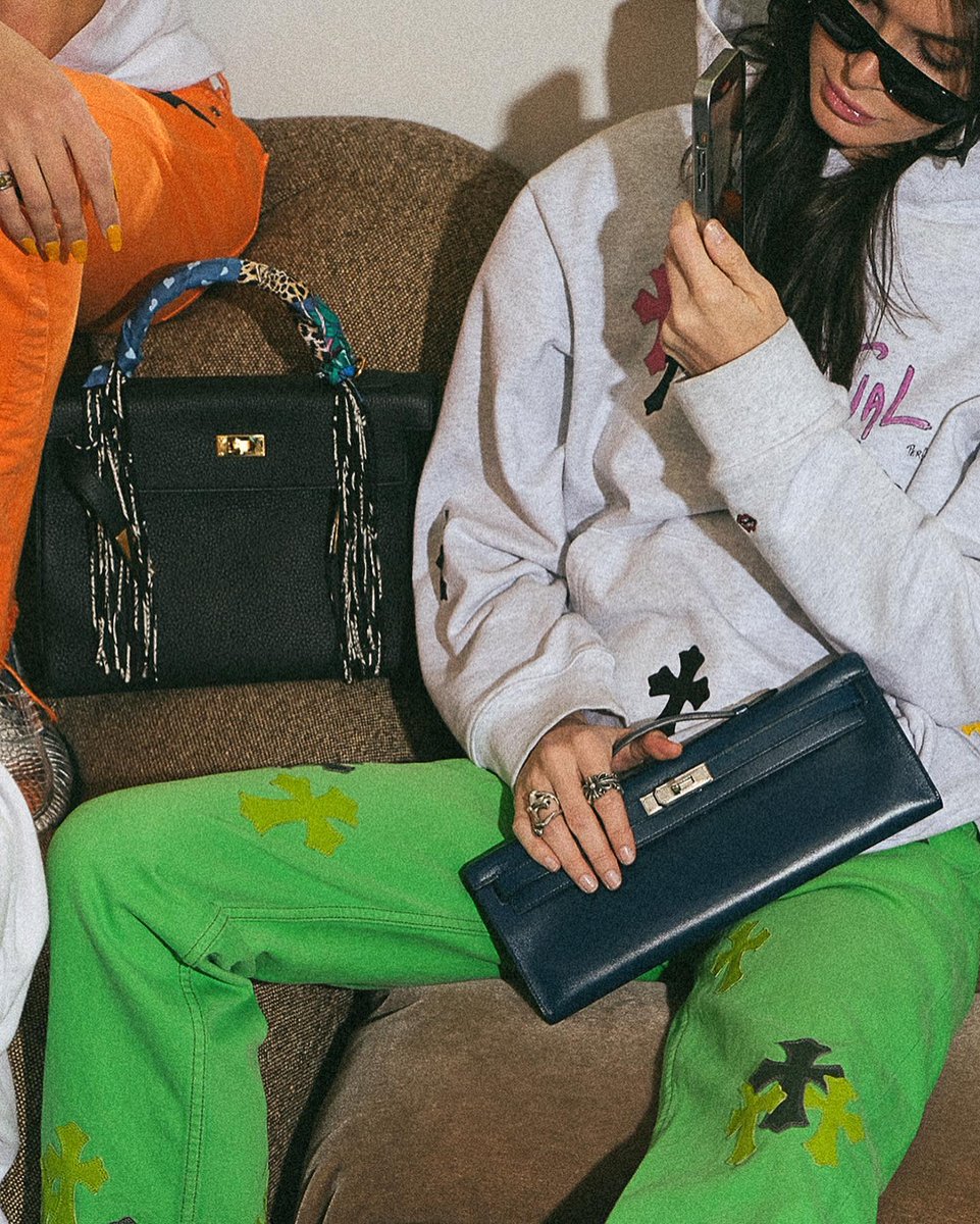 JaneFinds tweet media