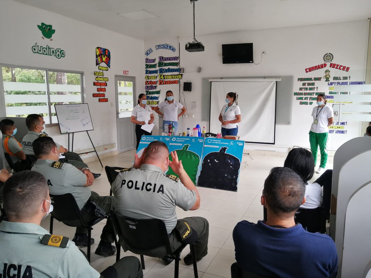 CORMACARENA's tweet photo. El Día del Reciclaje ♻️ es una gran oportunidad para crear conciencia en la necesidad de separar los residuos adecuadamente, por eso, llegamos a la Escuela de Carabineros Eduardo Cuervas en Villavicencio, a compartir el nuevo código de colores para reciclar.
#ElMetaLoVale https://t.co/OKNTuyoFV7