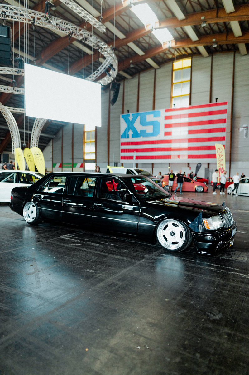 993phtgrphy's tweet photo. They know how to do it ☄️ #993phtgrphy #MercedesBenz #slammed #bagriders #automotive #90s #xscn #wörthersee @MercedesBenz https://t.co/6AisJR5r7u