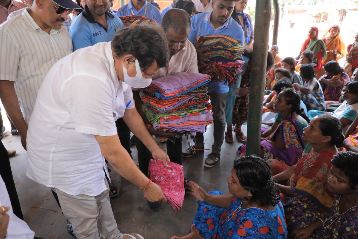 achyuta_samanta's tweet photo. Visited the Mission Ashra, Janla and spent time with the boarders there, gifted them clothes and served food to them. Here are the photos .
#AOG2022 #ArtofGiving https://t.co/Rr9imuqtKv