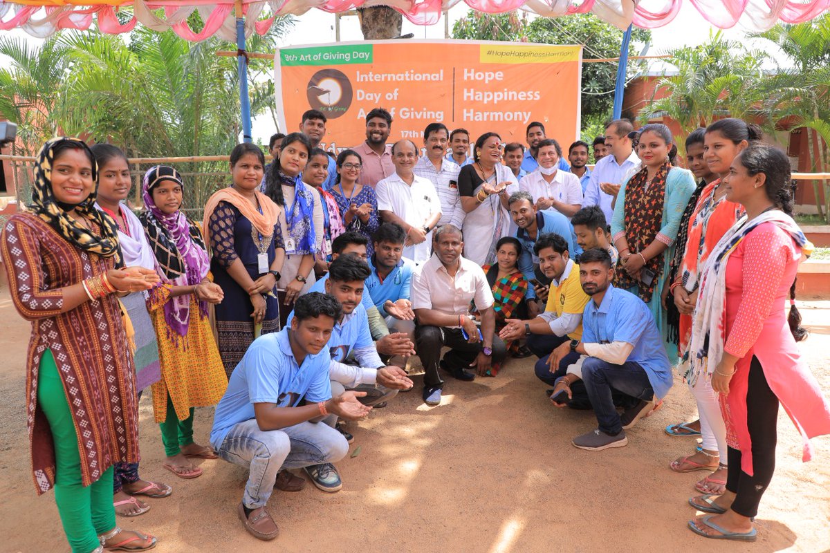 achyuta_samanta's tweet photo. Visited the Mission Ashra, Janla and spent time with the boarders there, gifted them clothes and served food to them. Here are the photos .
#AOG2022 #ArtofGiving https://t.co/Rr9imuqtKv