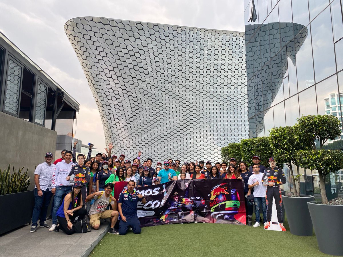 LaMareaSP11's tweet photo. Listos para vivir la experiencia de La Marea SP11 💚🏁🇲🇽 en el GP de España...❤️🏁🇪🇸
🟢CUPO LIMITADO🟢
Reserva con nosotros por mensaje directo📨 en facebook o Instagram. 
Cualquier duda, estamos a la orden👌🏼
#NeverGiveUp @SChecoPerez @APerezGaribay @Paola_perez https://t.co/wHCP4O6Yfd