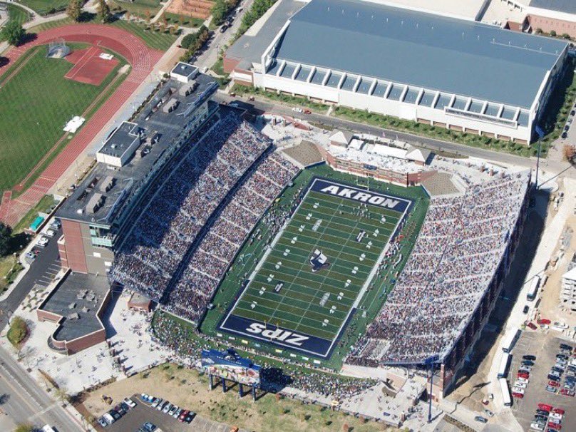 Cam_Monteiro5's tweet photo. Blessed to receive my 4th division 1 offer from the university of Akron. Thank you to the whole coaching staff. @Nrenna @BallCoachJoeMo https://t.co/WzJN6ayhUI