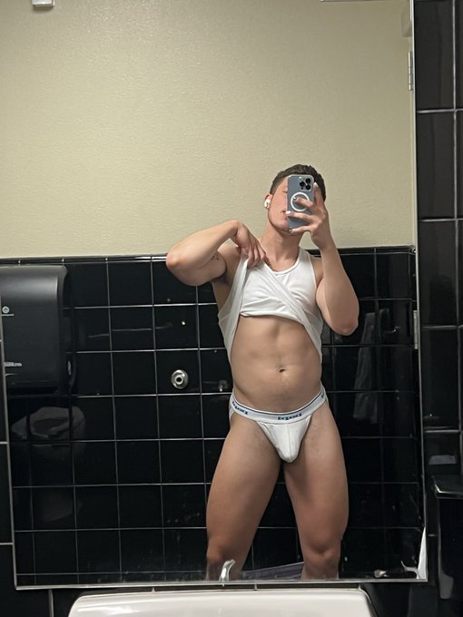 leg day pumps are my fav https://t.co/P0nqXhf0gM