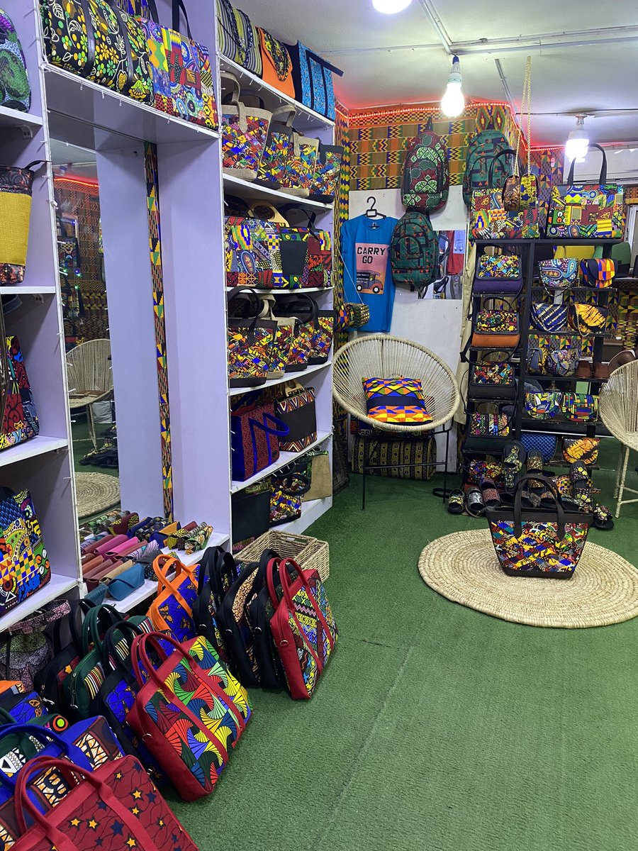 Khadimbagmaker's tweet photo. A snippet of our showroom. 😊 https://t.co/CJhHRZoyi6