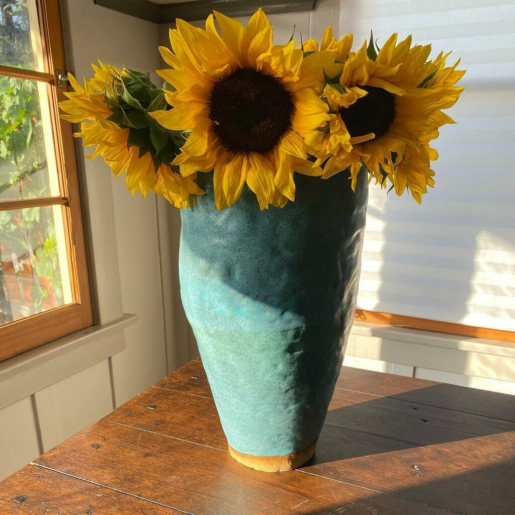 theslanderous's tweet photo. May will be for painting, but April was for ceramics. https://t.co/eRllur10Ht https://t.co/fDVahDtTFd