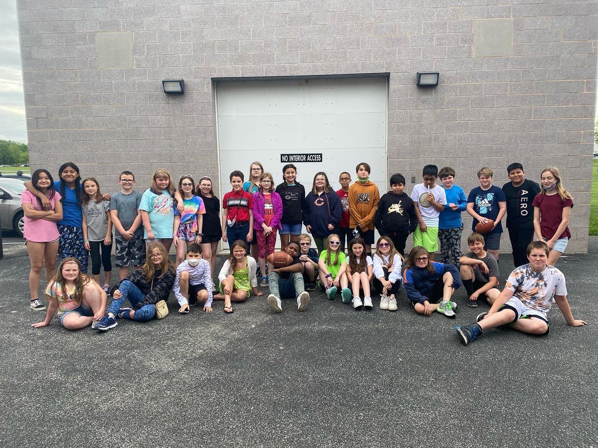 BandsHpsd's tweet photo. A successful concert means, 5th GRADE FIELD DAY!!!!! https://t.co/faaqPvWEMZ