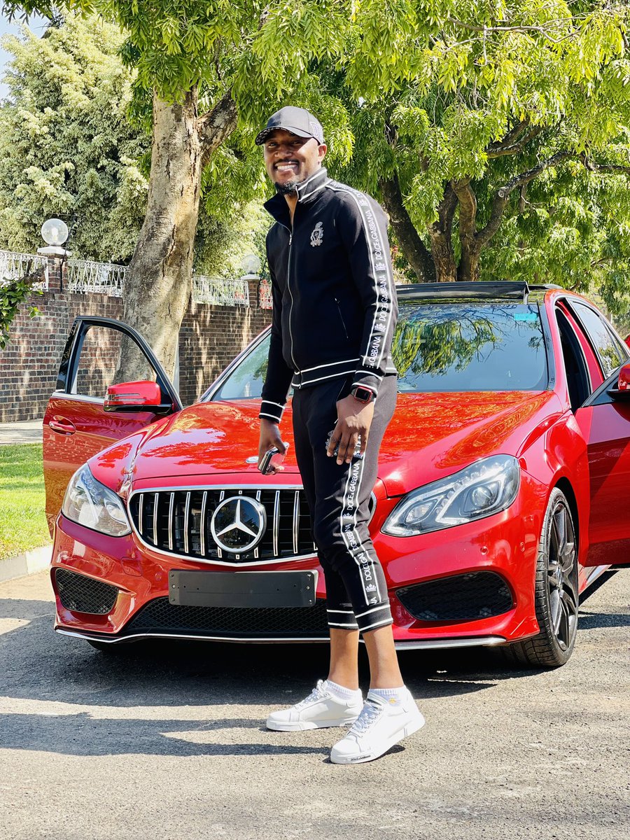 If this man INSPIRES and Motivates you,  Ever supported you one way or the other and encourages you somehow, may you kindly like this post and Retweet it. 🙏

I want to see something🙏