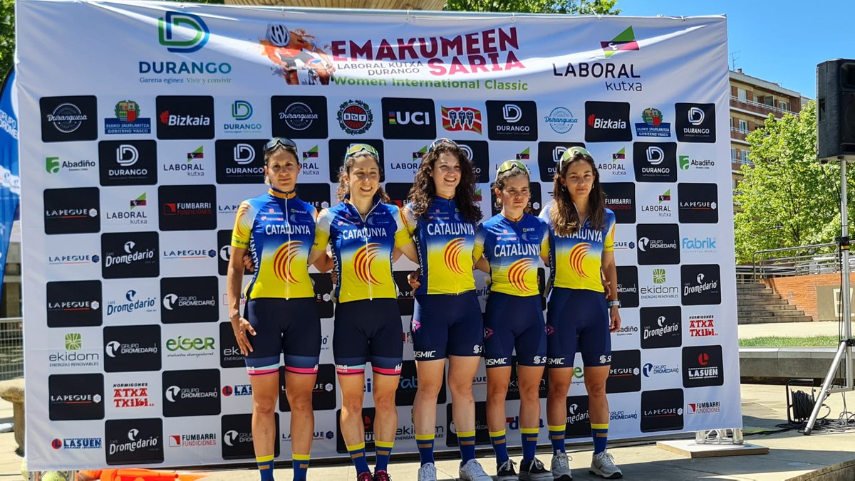 🚴‍♀️ De nou una experiència de primer nivell per la selecció #ciclismecat ♀️, avui a una prova històrica com és la #DurangoDurango22!

💨 Corrent amb les millors del món amb el repte que això suposa.

 👏Ben lluitat <a href="/emma__98/">Emma Ortiz</a> (59ª), Laura, Raquel, Andrea i Ingrid!

#esportcat