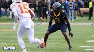DesStraughton's tweet photo. Extremely Thankful to receive an offer from West Virginia University #AGTG @CoachWright37 @AllenTrieu @CoachSnowden @Rivals_Clint https://t.co/0ZNMoOy05d