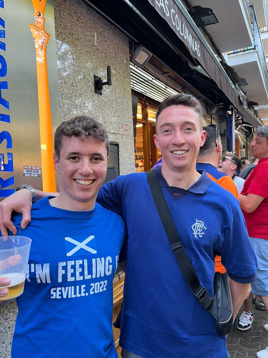 glenmatt's tweet photo. Seville 2022 🔵🇬🇧🐻 https://t.co/ddFXYNqYh8