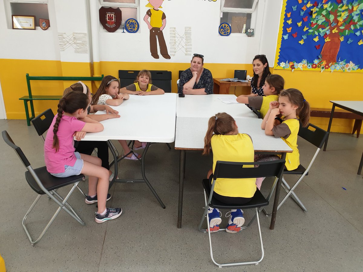 ThinkingGreenGI's tweet photo. Part of our outreach to inspire &amp; motivate children on all things green, Cathy Walsh technical officer from the Dept of Environment, chatted to Brownies about what they can do to reduce pollution &amp; climate change, they loved her activities. Thk u 💪💚 #greenoutreach #teachemyoung https://t.co/bkboGyUOZK