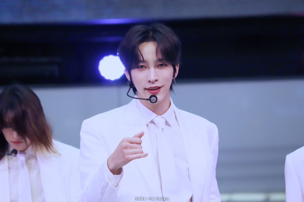 pen__camera's tweet photo. 220517 OnlyOneOf japan 1st album release event Sunshine City 1부 
 #온리원오브 #OnlyOneOf #나인 #Nine https://t.co/vJAeTxR3we