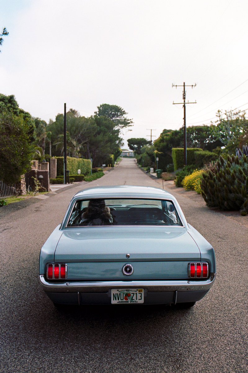 leosiderasphoto's tweet photo. To The Beach 🏖 - stoked to begin sharing all of the film from my recent trip to California! #filmphotography #nftphotography #PhotoOfTheDay https://t.co/acb70lpw86