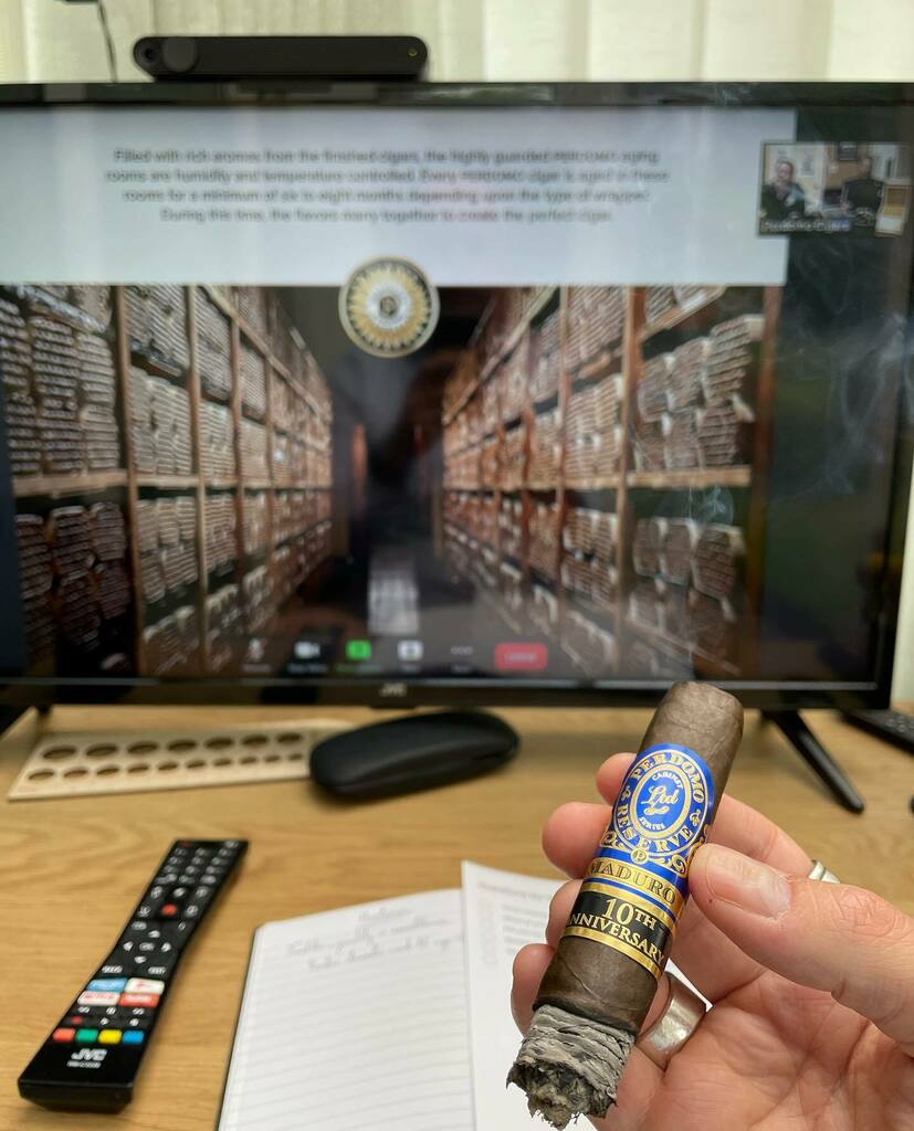 MrJohnStrange's tweet photo. Fantastic training session with @nickperdomojr &amp; @perdomocigarsvp of @perdomocigars 
Tradition, Quality &amp; Excellence. https://t.co/dUNsUnJQQS