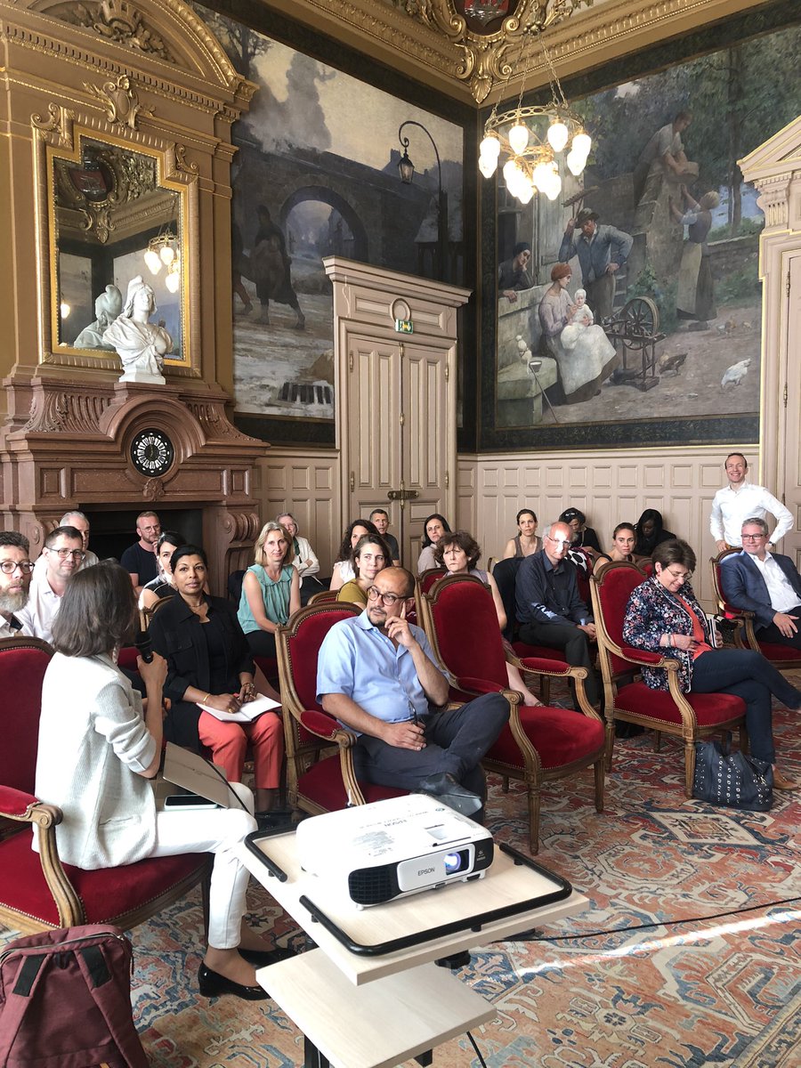 AlexiaGermont's tweet photo. L’initiative #ParisBusiness15 est au cœur de mon engagement à la mairie de #Paris15 . Tous les mois nous organisons des ateliers. Ce soir nous sommes nombreux autour de la récurrence du chiffre d’affaires . Merci à @VirginieSaks #compagnum #entreprises #startups #dirigeants https://t.co/OUKLTpmADG