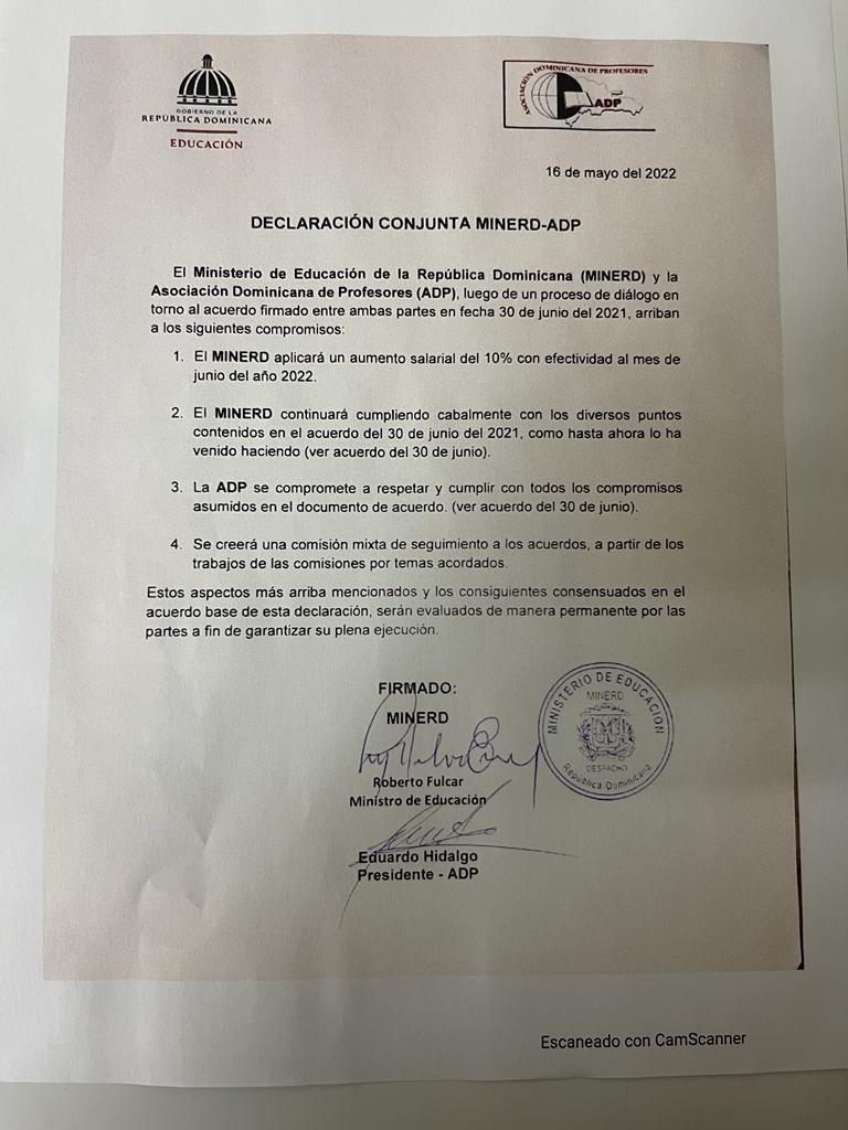CARLOS25DL's tweet photo. Parece que @EducacionRDo solo le importaba salir del tema del aumento salarial. Y los demás temas parecen que están en el saco del olvido. Que miseria el 10% de aumento salarial a los docentes. Se burlaron. Ese dinero se va casi todo en impuestos. 
#Miseria
#Burla https://t.co/bvoku26J8c