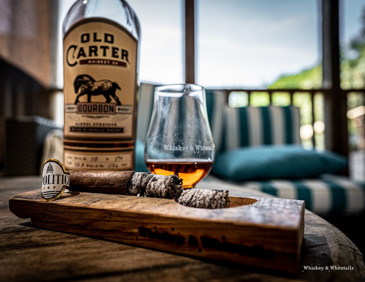 whskywhitetail's tweet photo. This El Politico cigar was a fantastic pair to some Old Carter bourbon. #whiskeyandwhitetails #oldcarter #bourbon #cigar #thursdayvibes https://t.co/dpyc0RFctn