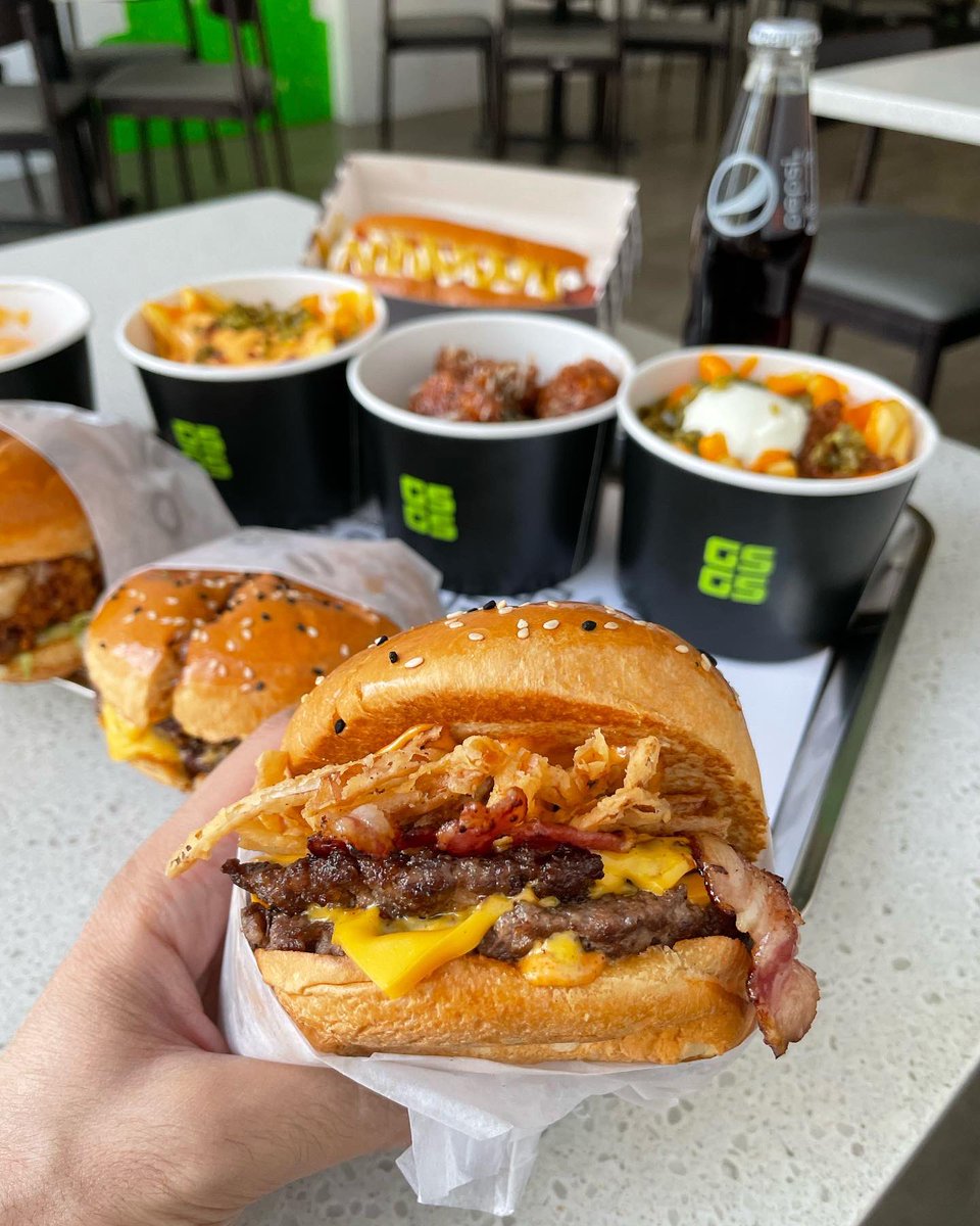 Khobar_tour's tweet photo. مطعم جريل شاك 
@GrillshackSA 
 من المطاعم المتميزة في البرجر واللي دائماً متجددة ومتطورة وتقدم البرجر بطعم مميز وجودة عالية

مقدم لكم خصم ١٥٪ الى يوم السبت ٢١ مايو على جميع فروعهم في الخبر والدمام ، لا يفوتكم 

#جريل_شاك #برجر 
#مطاعم_الخبر
 #مطاعم_الخبر_جريل_شاك https://t.co/8VHE2xMhta