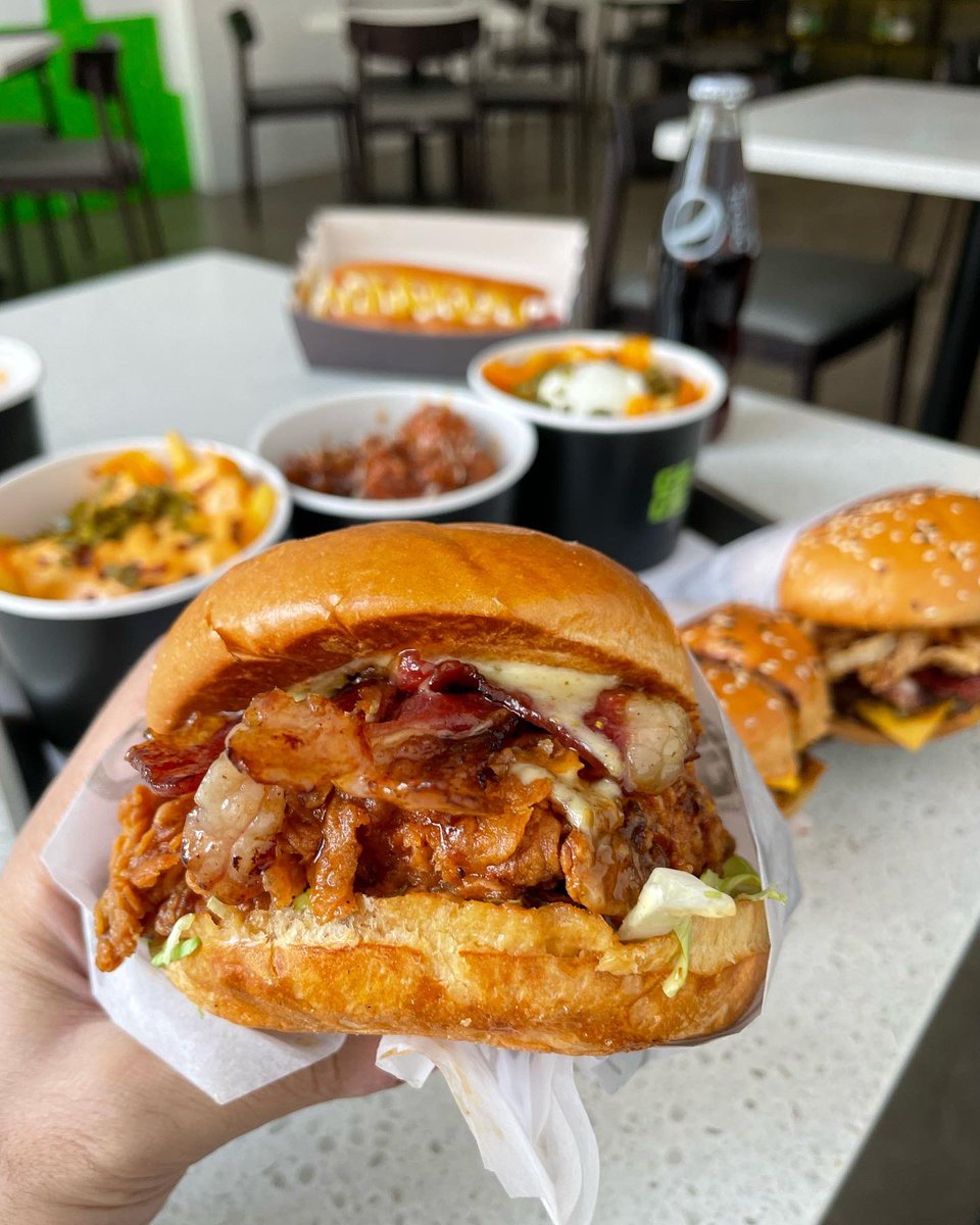Khobar_tour's tweet photo. مطعم جريل شاك 
@GrillshackSA 
 من المطاعم المتميزة في البرجر واللي دائماً متجددة ومتطورة وتقدم البرجر بطعم مميز وجودة عالية

مقدم لكم خصم ١٥٪ الى يوم السبت ٢١ مايو على جميع فروعهم في الخبر والدمام ، لا يفوتكم 

#جريل_شاك #برجر 
#مطاعم_الخبر
 #مطاعم_الخبر_جريل_شاك https://t.co/8VHE2xMhta