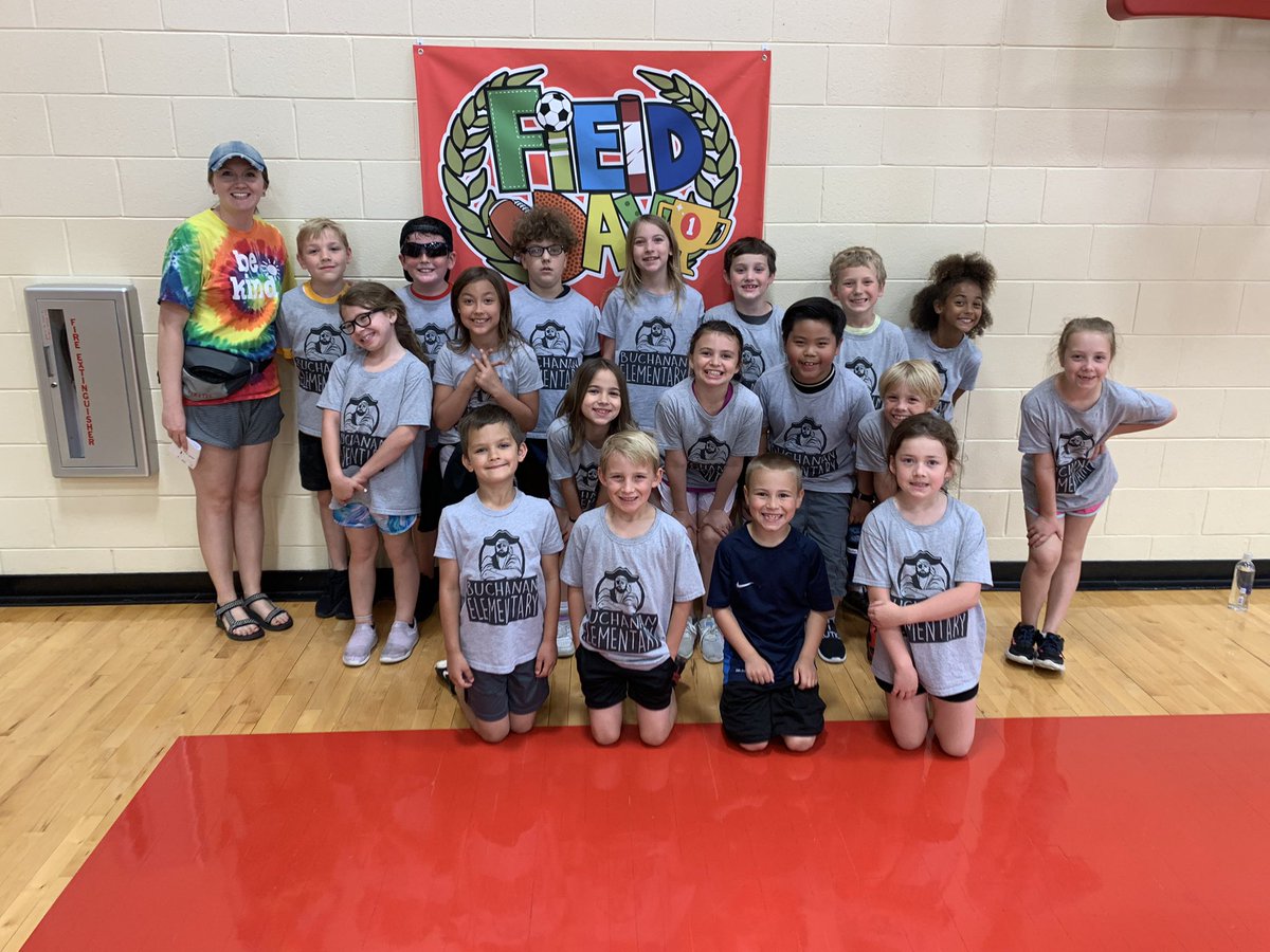 mrs_jackson209's tweet photo. Field Day fun!! @buchelem #wearebranson #fieldday2022 https://t.co/9PaOekAPYd