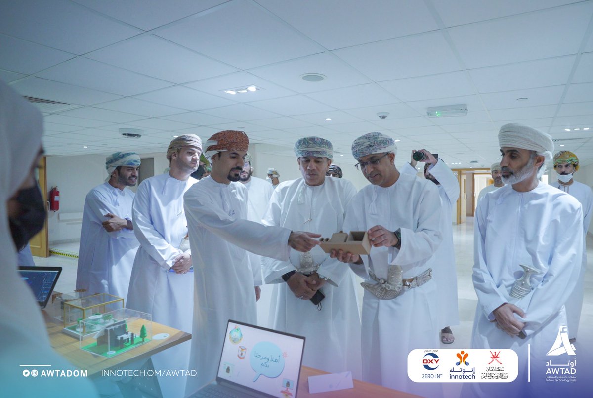 AwtadOm's tweet photo. مقتطفات من الحفل الختامي للعام الأول من برنامج أوتاد برعاية سعادة/ماجد بن سعيد البحري وكيل وزارة التربية والتعليم للشؤون الإدارية والمالية
@WeAreOxy 
@EduGovOman 
@innotech_om https://t.co/8mZFCnWOn3