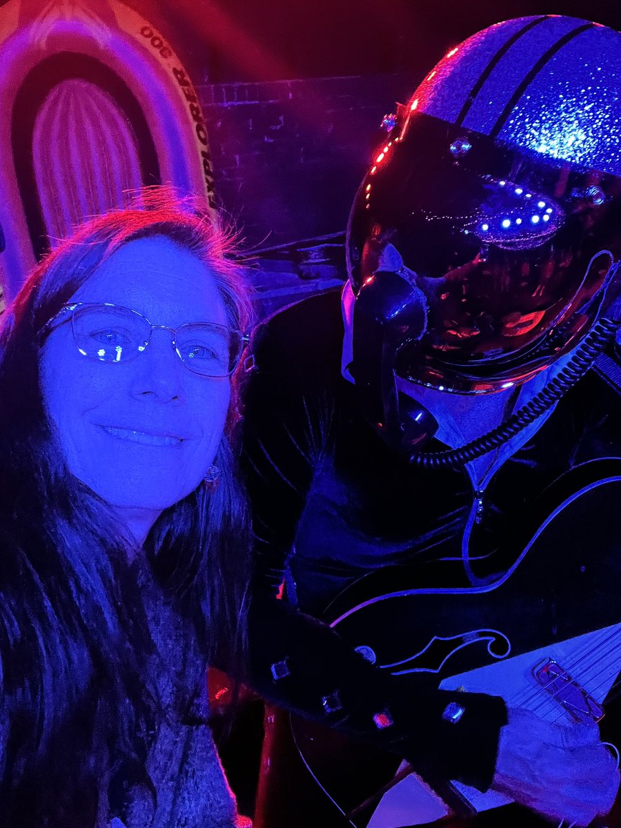 Spent a great Monday night with my wife watching <a href="/boblogiii/">Bob Log III</a> <a href="/southern_cville/">The Southern Cville</a> great fun show as always here’s my wife and Bob the toast didn’t make the picture