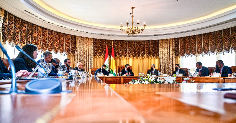 masrourbarzani's tweet photo. حکومەت به‌یەک چاو سەیری هەموو ناوچەکان دەکات و ئەرکی لە پێشینەیه‌تی چارەسەری کێشەی کورتهێنانی پارەی پێویست بۆ مووچە بکات لە هەر پارێزگا و ناوچەیەکی هەرێم بێت.