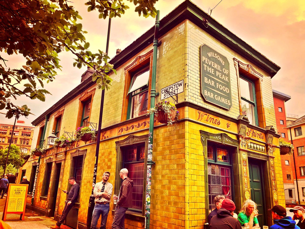 Michelle Riley 🍻 tweet media