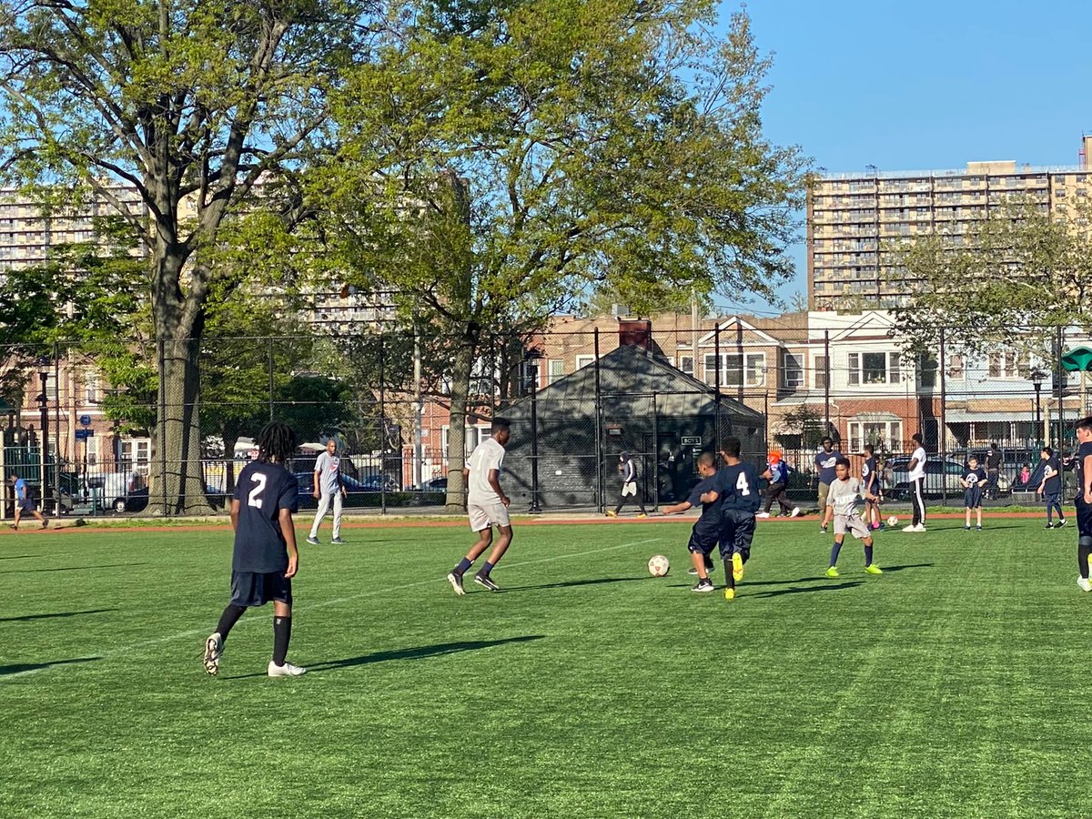 HEBREWPUBLIC's tweet photo. Introducing HLA's first-ever Middle School Soccer Team! ⚽️
The HLA Hawks play competitively against other charter schools in NYC and we are so excited for our first season. We're heading for that win!
#CSAANYC #charterschoolathletics #CSAA #charterschools https://t.co/G3lOGys9JM