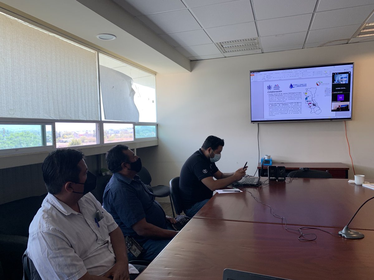 Para fortalecer a las comunidades de la Sierra Norte de Valles Centrales, con la Dip. Melina <a href="/MelyHernandez4T/">Melina Hernández</a>, la <a href="/CONAFOR/">CONAFOR</a>, <a href="/ppavel77/">Pável Palacios Chávez</a> de <a href="/CONANP_mx/">CONANP</a> y comisariados,  hoy se comparten experiencias… (1 de 2)