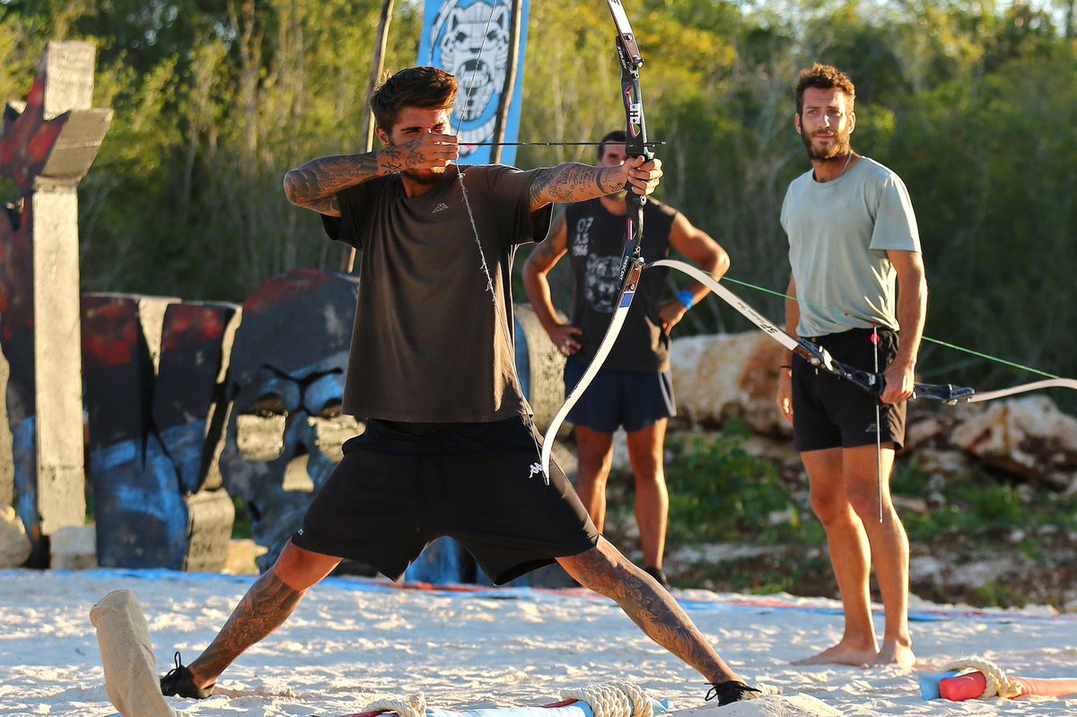 Dünyada iki farklı insan vardır.Birisi %1 lik bölüme girenler diğerleri %99 bölümde olanlar.
#survivor2022alllstar #bmyfc