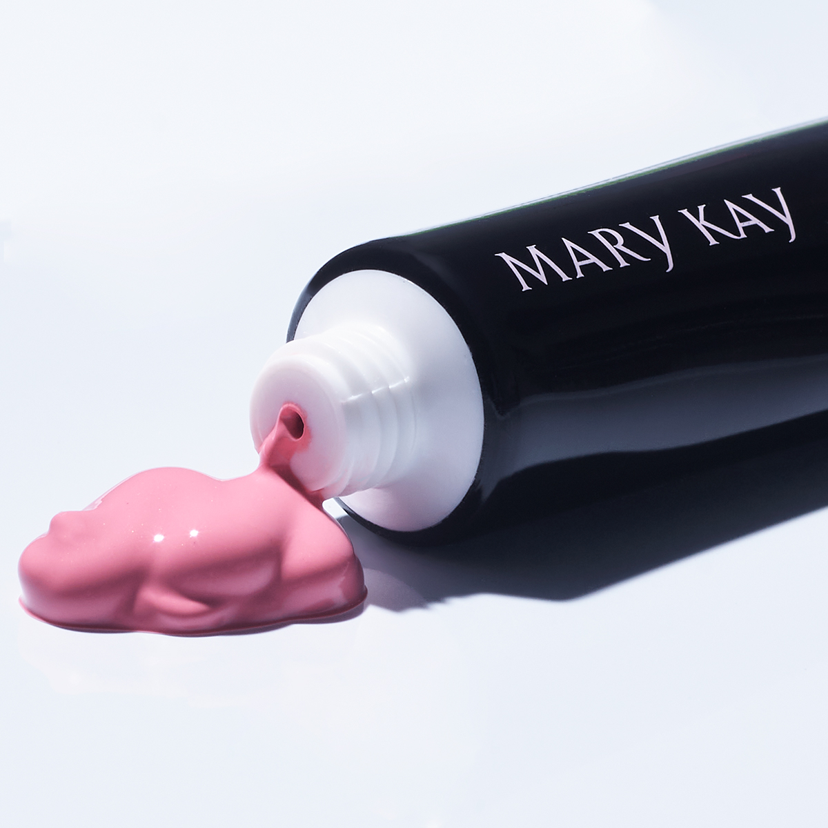 MaryKay's tweet photo. Bask in a beautiful glow with NEW limited-edition #MaryKay Gel Cream Blush. ⭐This easy-to-apply gel formula has a lightweight and cushiony feel and comes in four dewy shades!  

RT with the one you're reaching for first! https://t.co/E9YVnwWc3X https://t.co/aydgAOwOwx