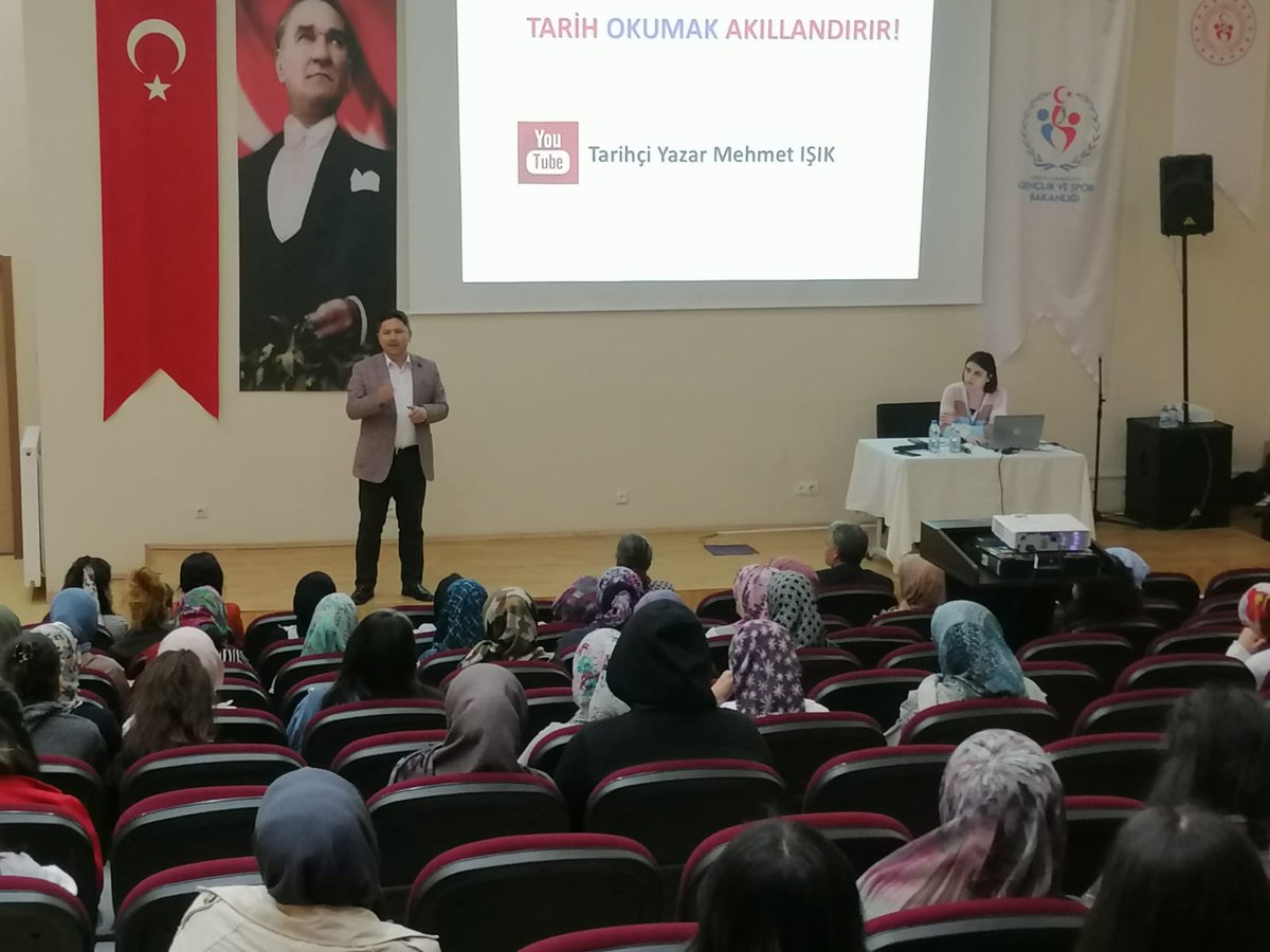 MalatyaKYGM's tweet photo. 📌 Tarihçi yazar Mehmet Işık  "Tarih okumak Akıllandırır" konulu seminerde öğrencilerimizle biraraya geldi.
📍Hacı Hafize Yurt Müdürlüğü
📍Malatya Kız Yurt Müdürlüğü
@kasapoglu @gencliksporbak https://t.co/lVpf7K2Jza
