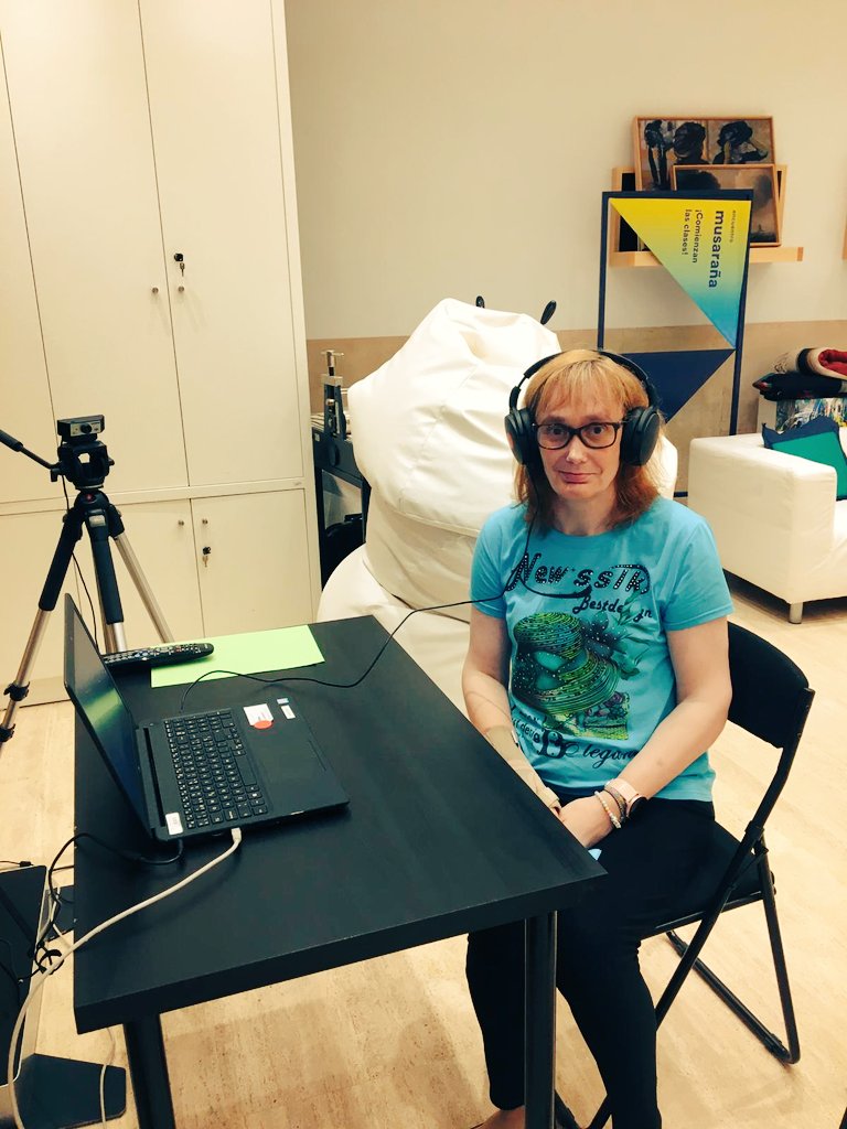 SergioAguinaga6's tweet photo. 🎙️Ya queda - para leer la publi y escuchar los #podcast de #PoniendoVozALaPintura  🎧

🖼️Un proyecto de @EducaThyssen #Fundación @iberdrola con una red diversa-inclusiva @AMEB_EB #MayoresVallecas @GrupoAMAS 💚

🙏 Gracias @Mnoska @carlos_s_v @eva_guia y siempre @odysseoenitaca 🥰 https://t.co/v3ovjMAc7D