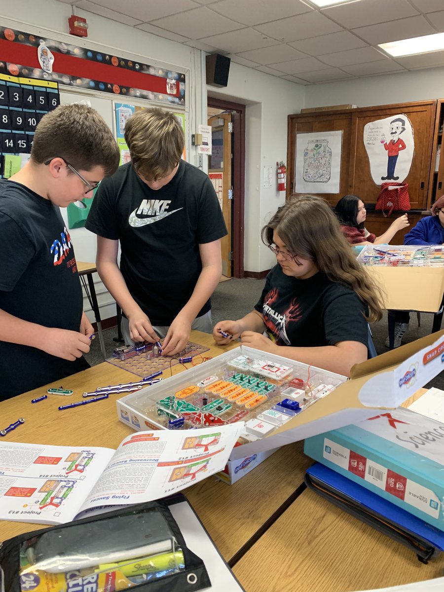 Michele Lewis tweet media