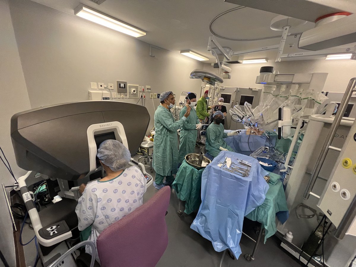 Claire Warden and team doing the first robotic colorectal resection at Groote Schuur Hospital